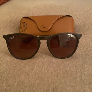 Women’s Ray Ban sunglasses